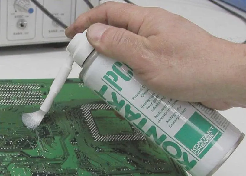 Izopropanol w elektronice
