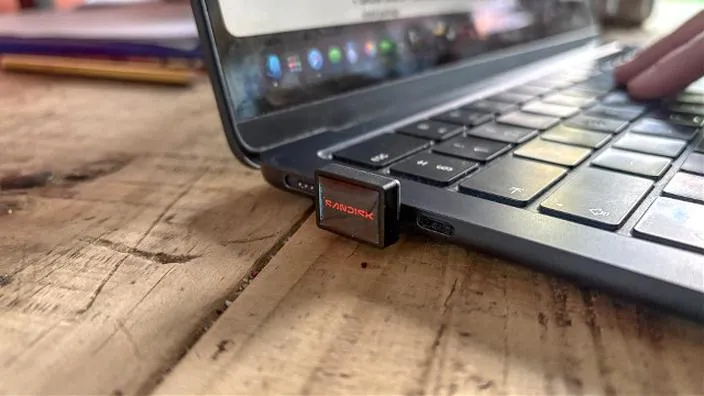 Jak otworzyć pendrive
