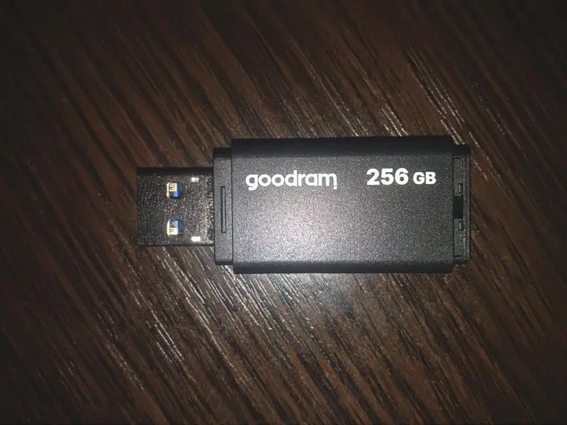 Telewizor nie widzi pendrive